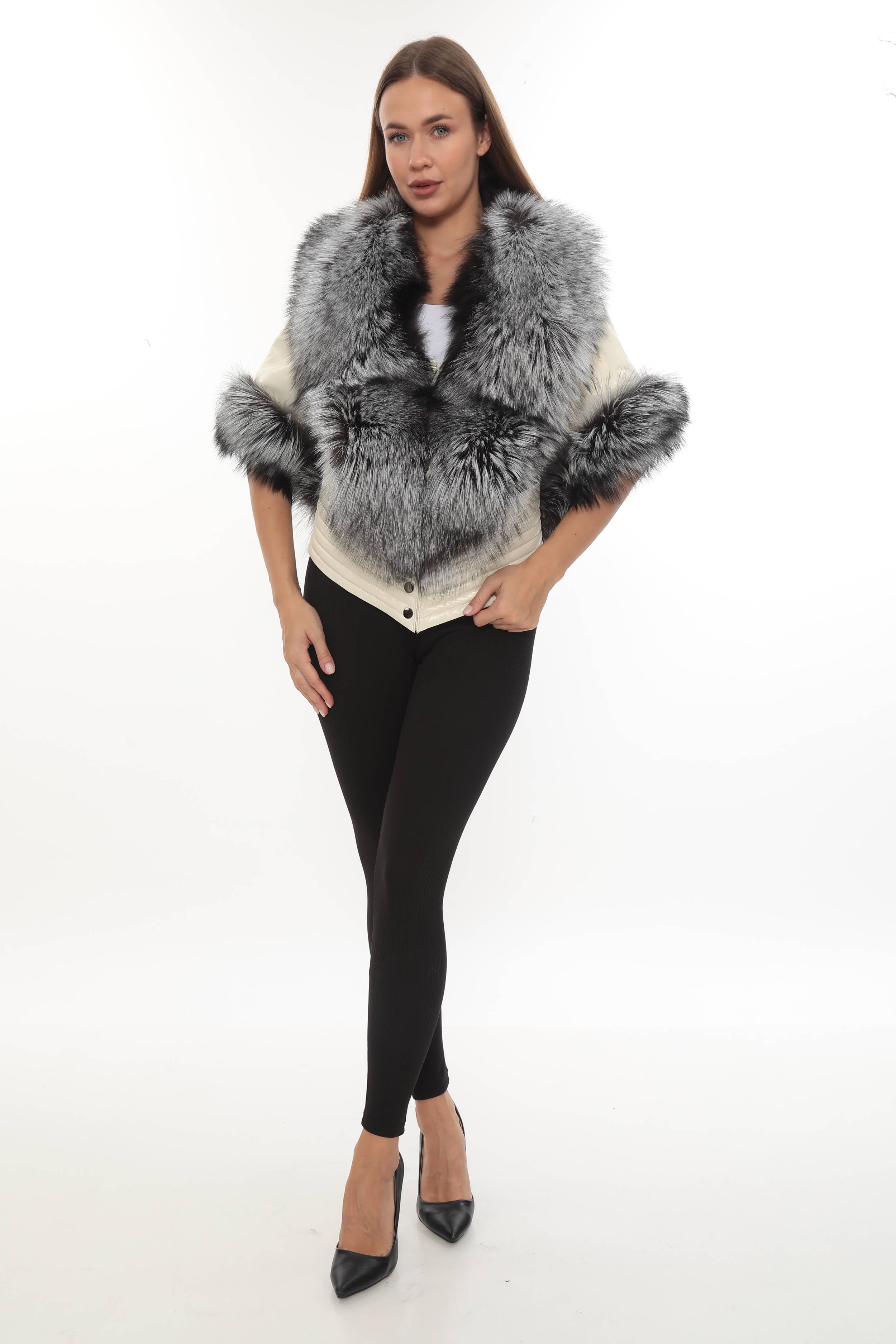 NOIR ÉLÉGANCE Women’s Beige Leather Jacket with Silver Fox Fur