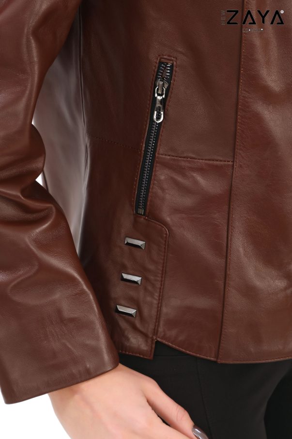Kahverengi Hakiki Deri Kadın Ceket – Minimal Metal Aksesuarlı